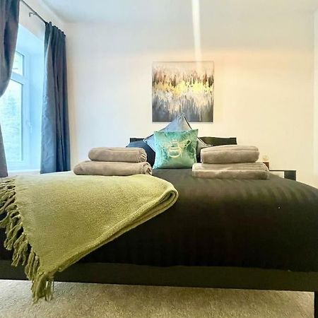 Cozy & Spacious 3-Bedroom Home By Tailored Accommodation 斯旺西 外观 照片